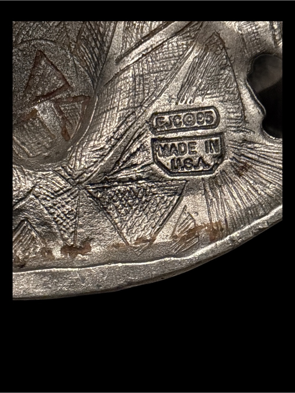 Vintage 90’s EJC (O) Native Chief Belt Buckle with Red Feather Accents - Picture 5 of 10